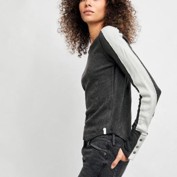 Free People We the Free Tasha Thermal Top Long Sleeve Waffle KniBlack Gray Large - Picture 3 of 12